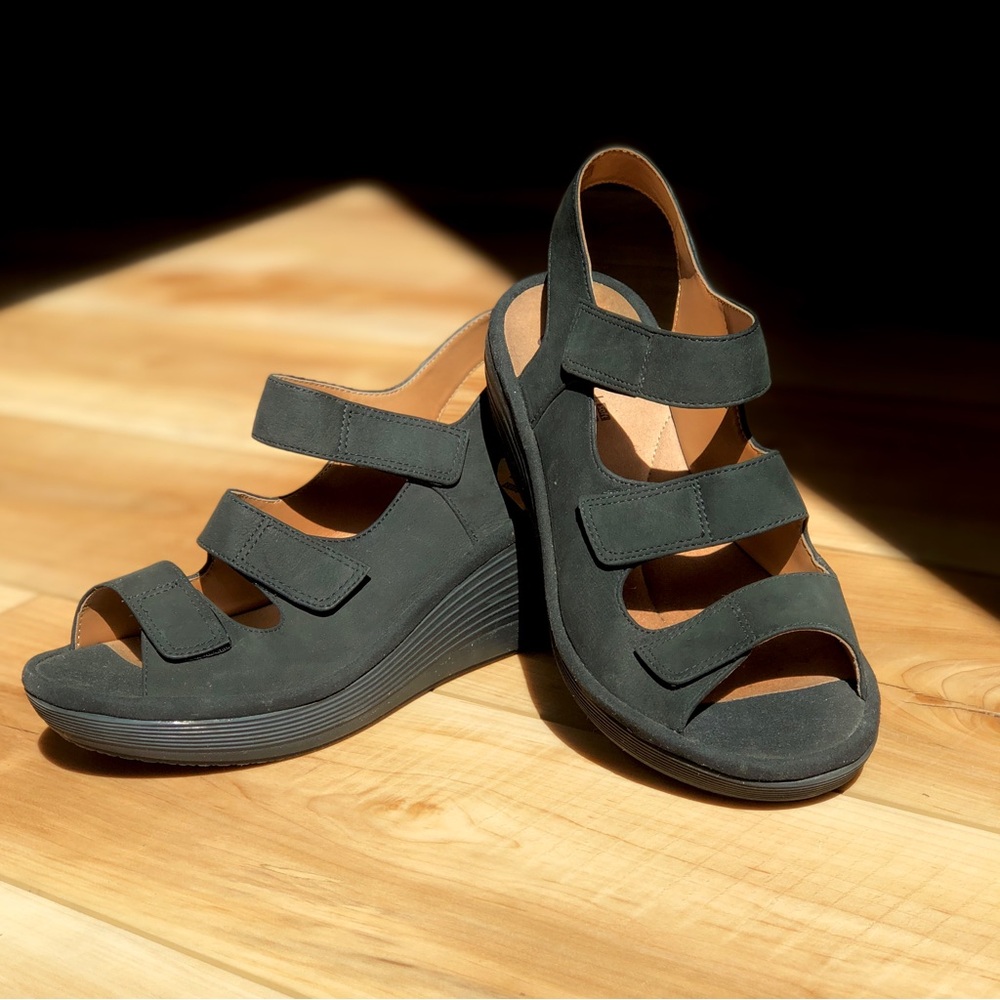 Reedly Juno Black Sandals with Platform Wedge Heel from Clarks